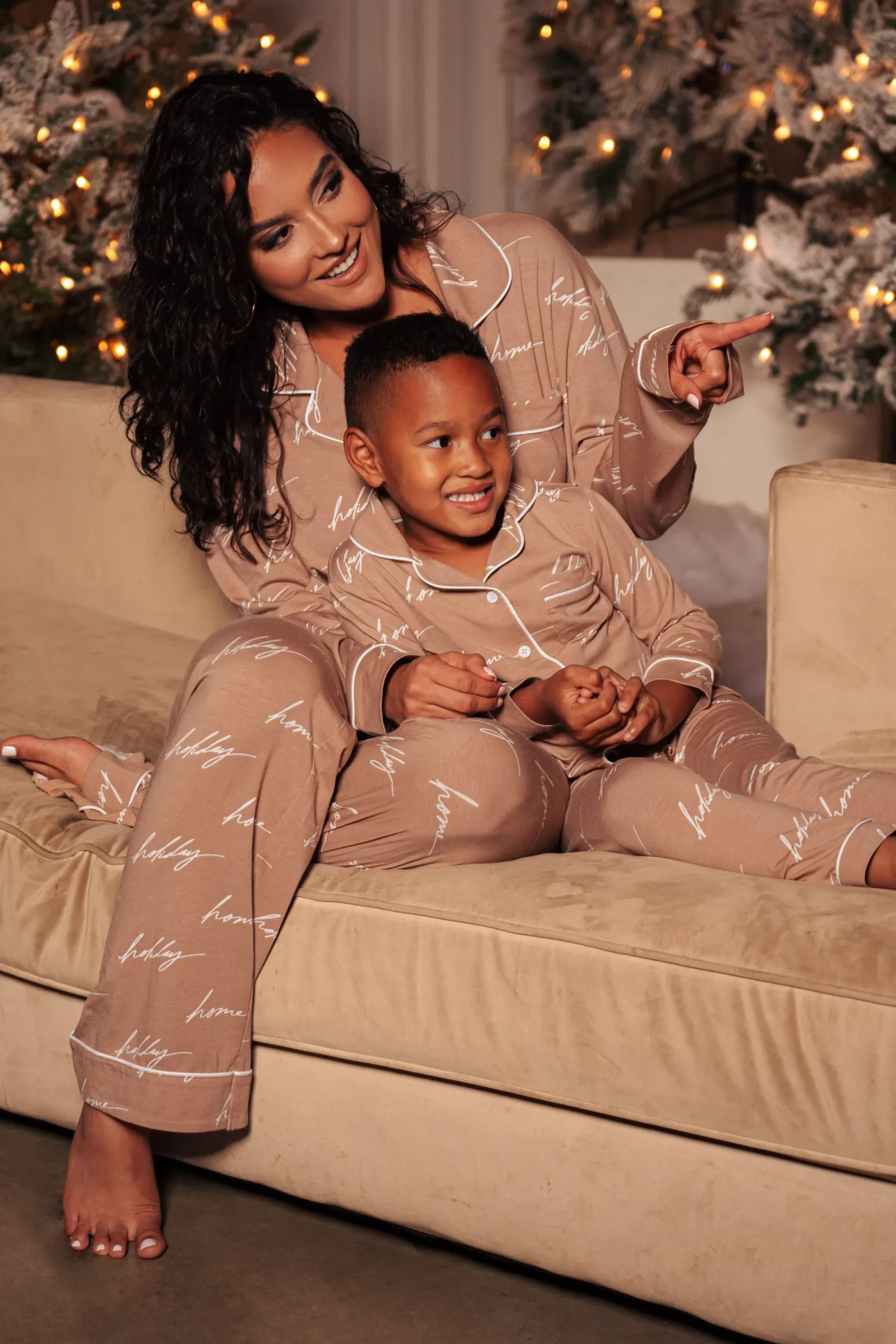 Kids JLUXLABEL Beige Home For The Holidays Kids Pajama Set