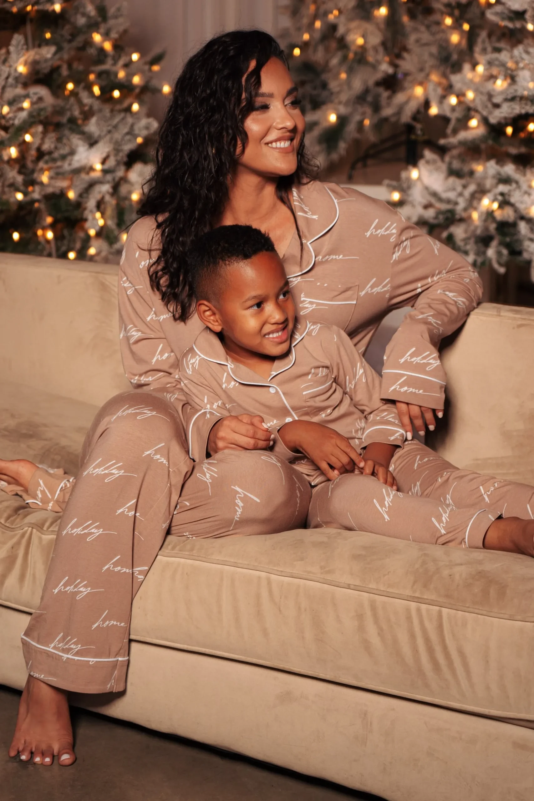 Kids JLUXLABEL Beige Home For The Holidays Kids Pajama Set