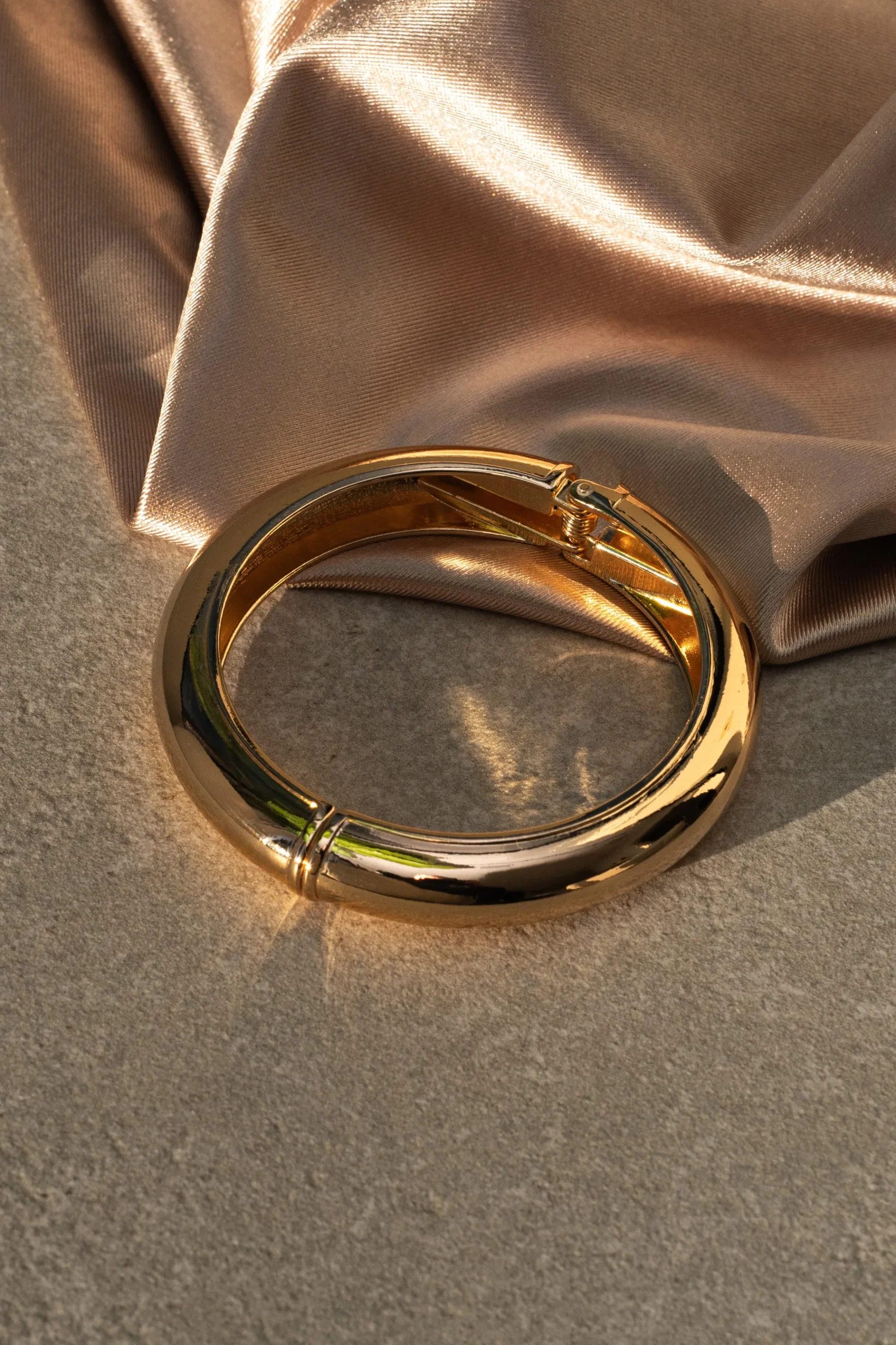 JLUXLABEL Gold Myra Hinge Bracelet