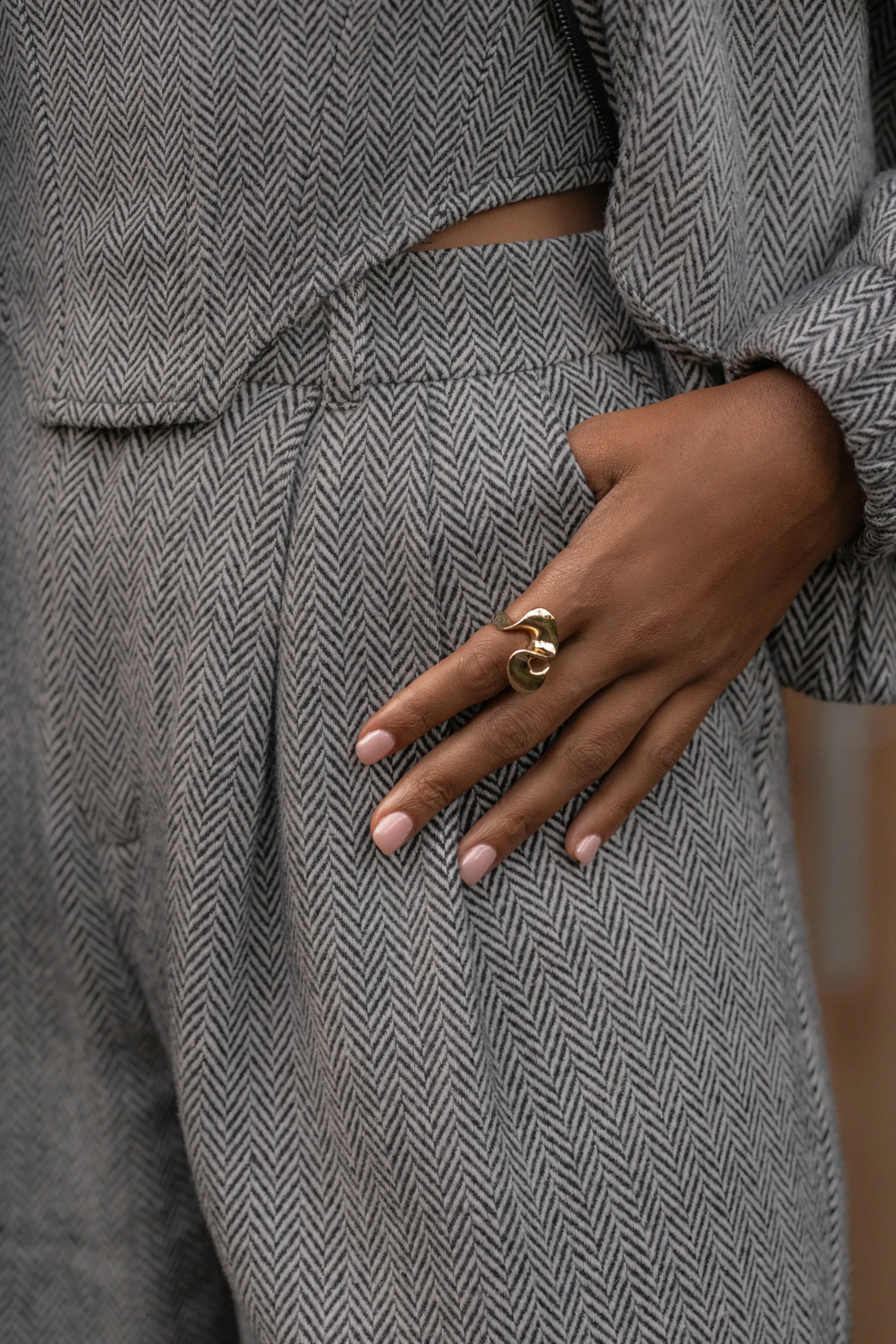 JLUXLABEL Gold Wavy Ring