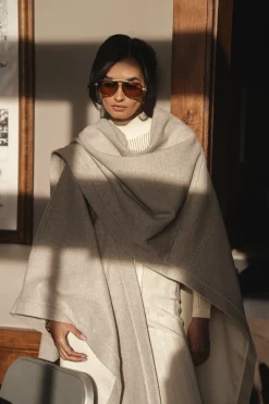 JLUXLABEL Ivory Park City Reversible Shawl