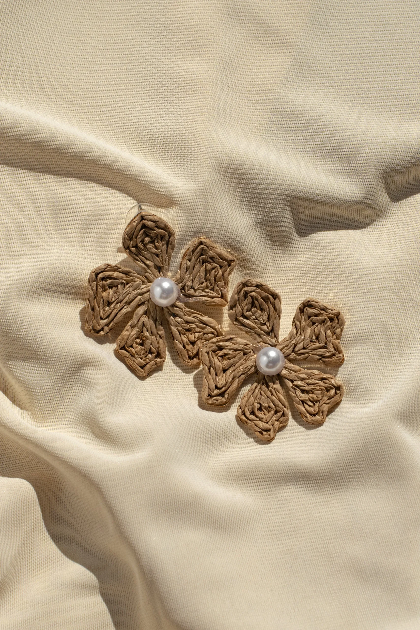 JLUXLABEL Natural Lexa Flower Earrings