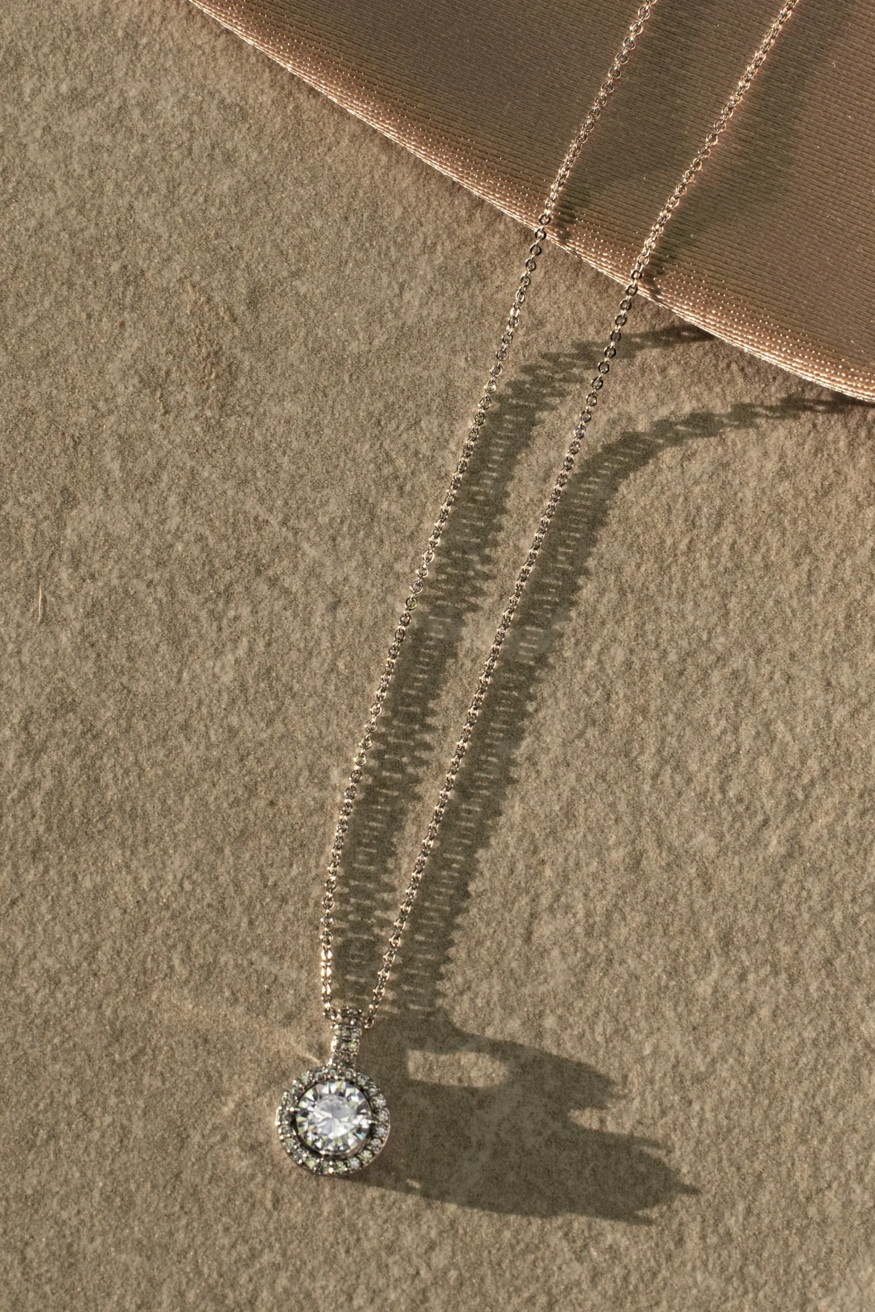 JLUXLABEL Silver Zira Pendant Necklace